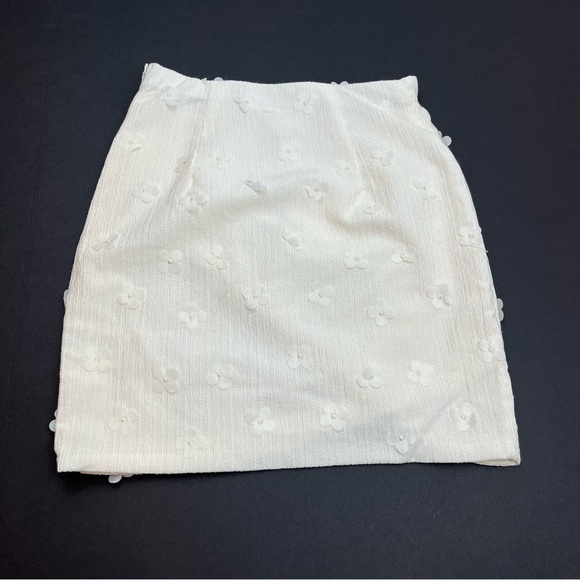 Storia Pure Daisy Floral Applique Mini Skirt Cream Womens Size XS‎ Preppy NEW - Picture 9 of 9